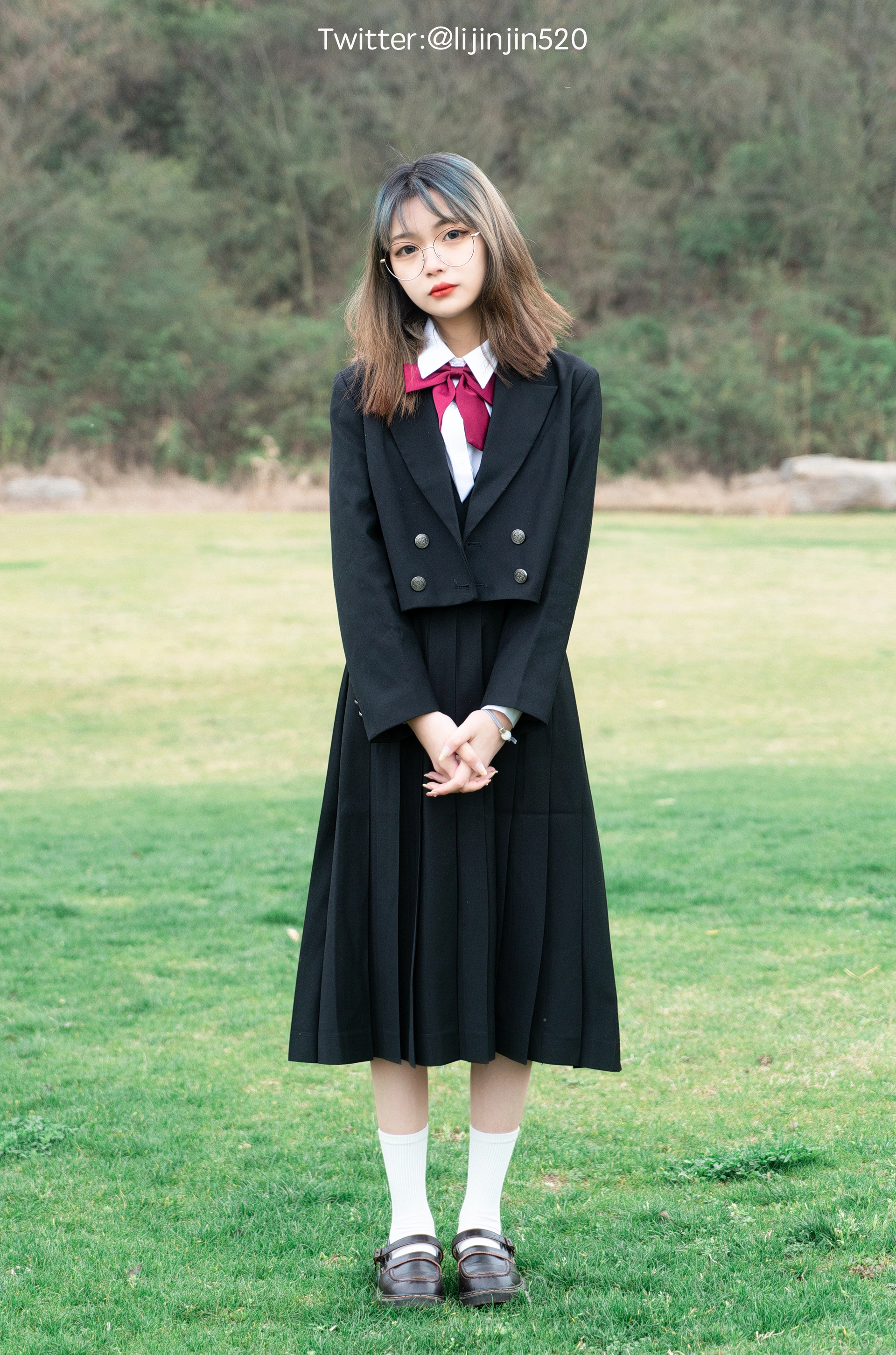 梨瑾瑾 - NO.16 户外黑长服 2